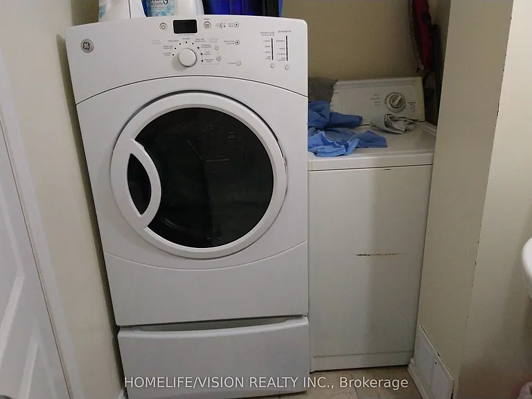 19 Candlebrook Cres #BASEMENT — Photo 6
