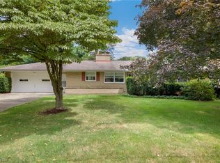 810 Woodview Dr NE, Massillon, OH