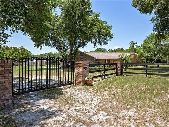 3rd image of 3394 Oaklea Dr