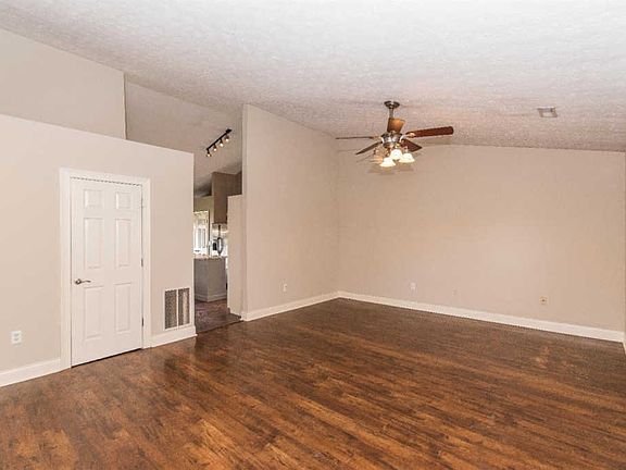 3rd image of 8419 Nightshade Dr