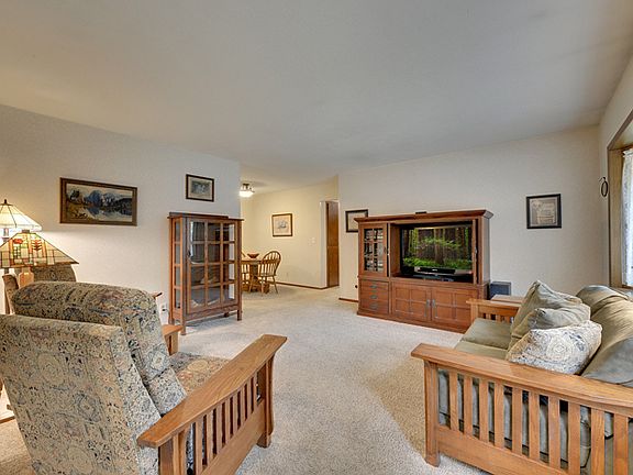 3rd image of 755 Wheaton Ave