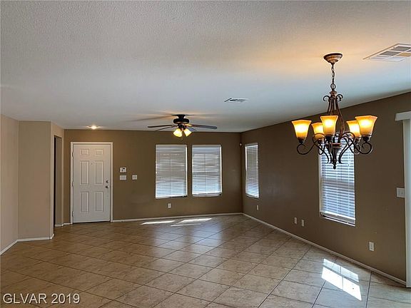 5th image of 10827 Mason Hill Ave #0