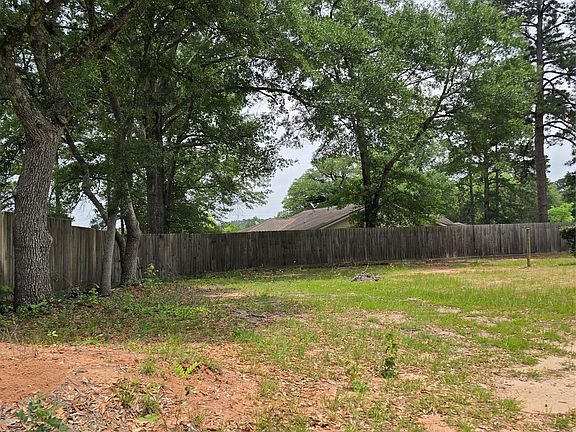 5th image of 142 Rowe Ln