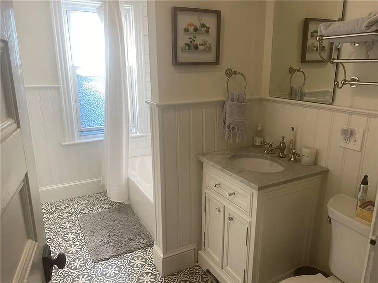 27 Mann Ave — Photo 14