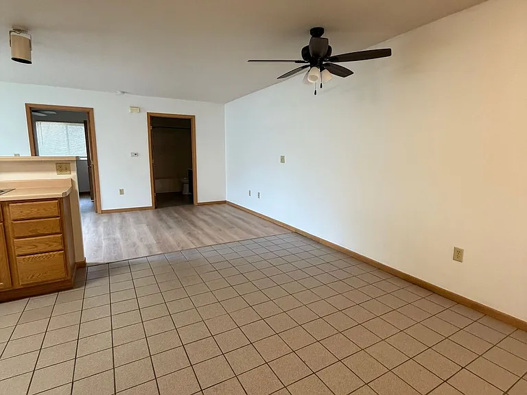 4300 Fireclay Ct — Photo 8
