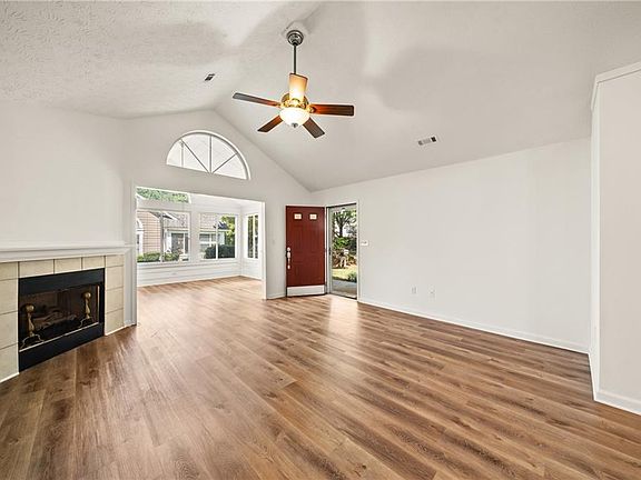 3rd image of 4488 Orchard Trce