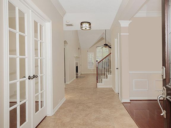 3rd image of 79 N French Oaks Cir