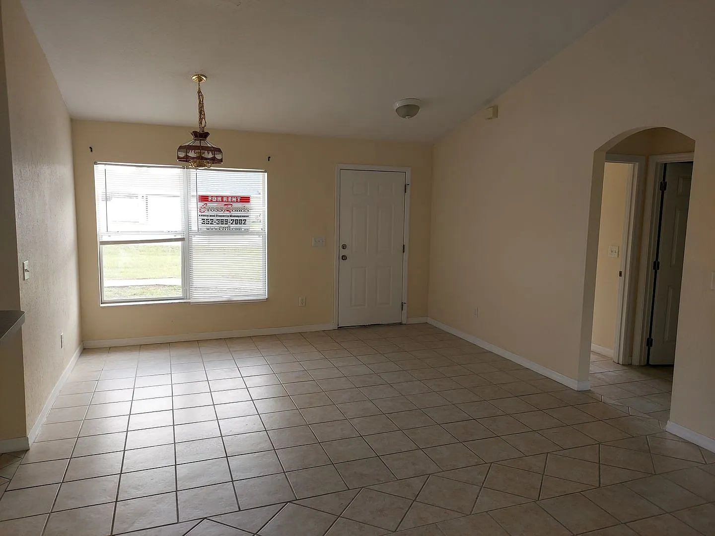 130 Juniper Loop Circle — Photo 2
