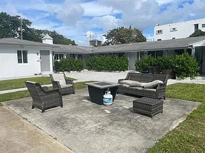 625 S 20th Ave — Photo 7