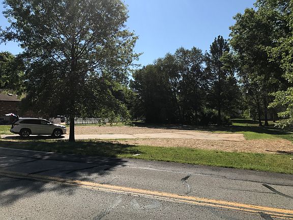 5th image of 10814 Lavinia Dr