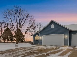 7116 Rolling View Dr, Saint Cloud, MN 56303