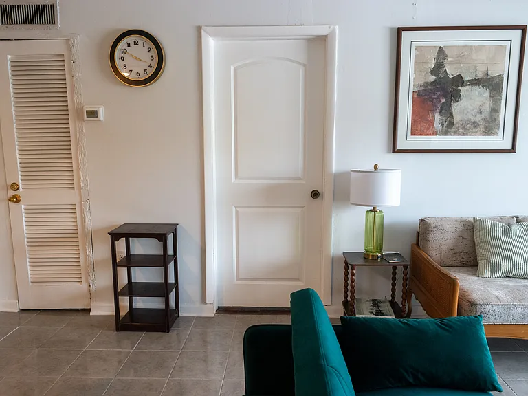 1418 Collins Ave #403 — Photo 29