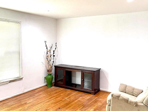 2nd image of 13125 Putnam Cir
