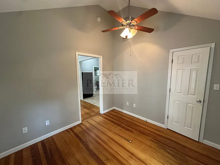 4621 Terrace St — Photo 6