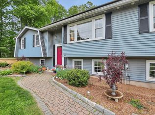 41 Blueberry Cir, Ellington, CT 06029