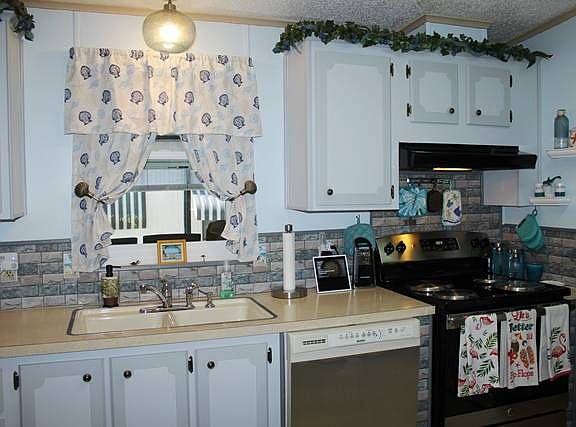 5th image of 73 Villa Ct