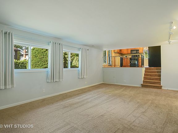4th image of 536 E Balsam Ln