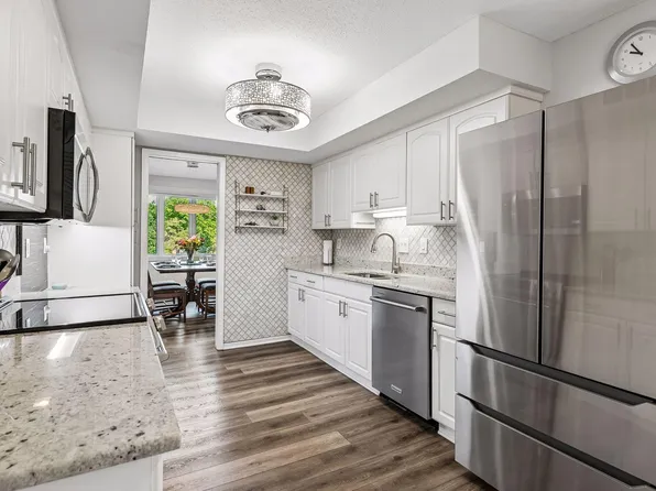3412 Oak Ridge Rd APT 308, Minnetonka, MN 55305