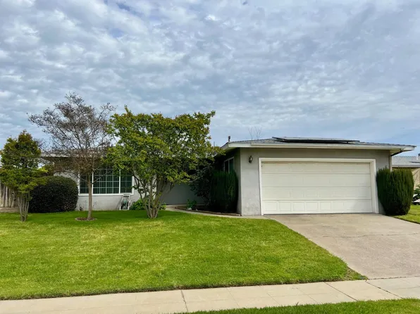4688 N Angus St, Fresno, CA 93726
