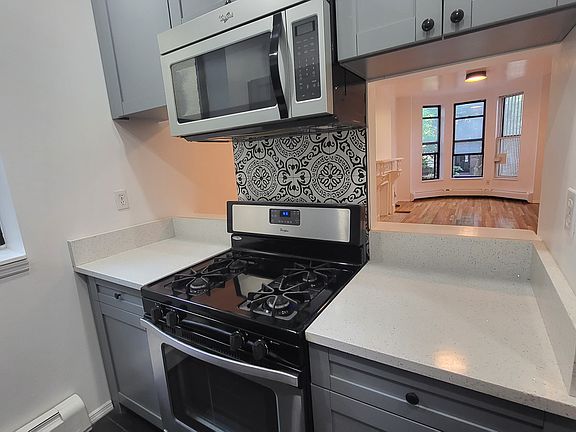 3rd image of 421 Park Pl APT 4A