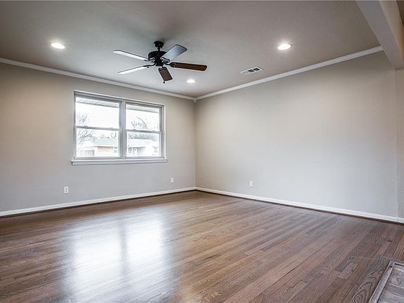 5th image of 2604 Globe Ave
