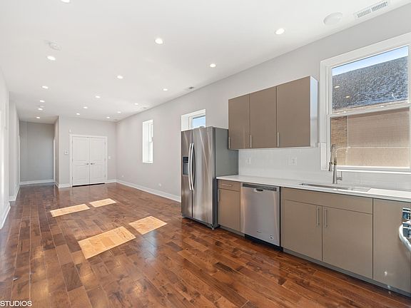 5th image of 2510 S Sacramento Ave #2