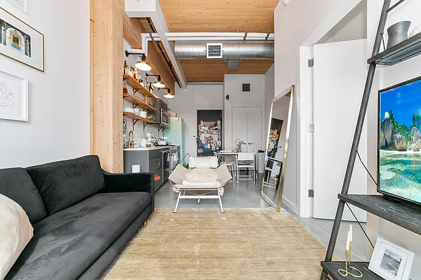 Rented by MNS | media 14