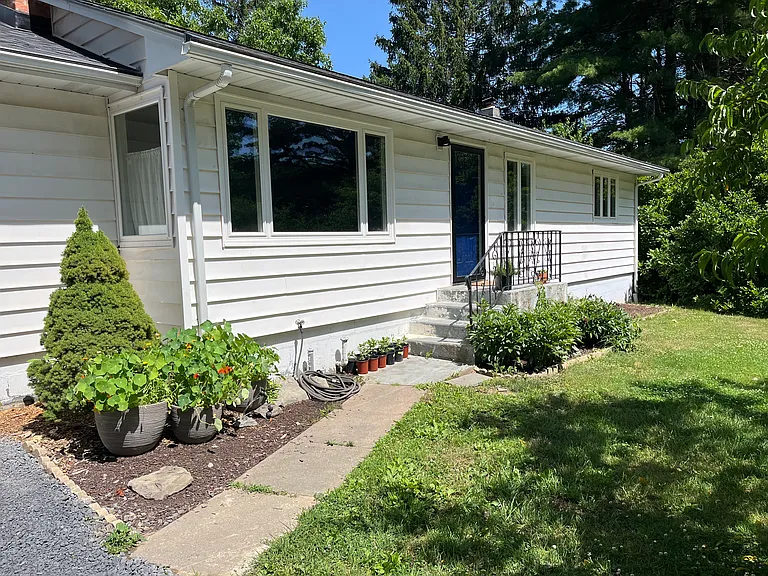 37 Marys Ln — Photo 2