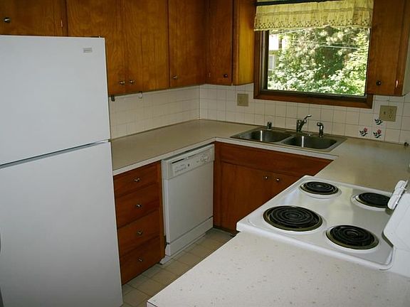 3rd image of 10119 N Juliann Dr