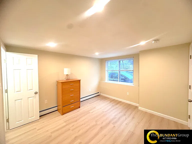 39 Cottage St — Photo 12