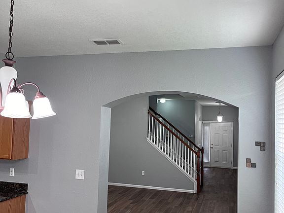 5th image of 3077 Ashland Ln N