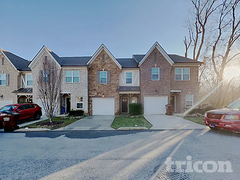 209 Ashmere Ct — Photo 2