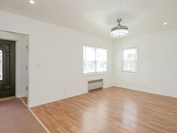 4th image of 30 Essex Pl