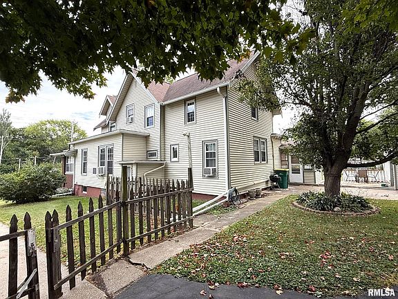 3rd image of 554 N West St