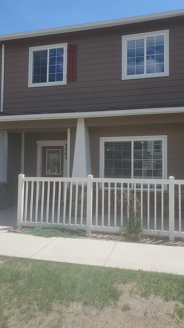 Great Townhome at Soaring Eagles — Photo 1