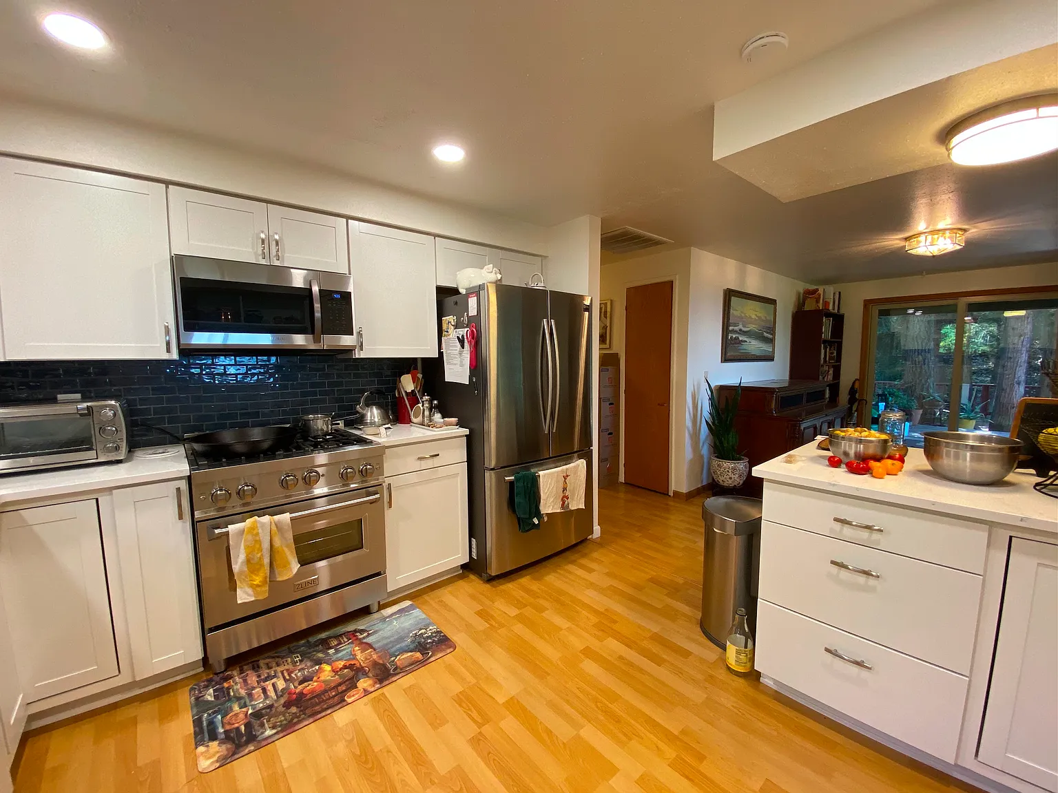 5 bed, 2304 sqft, $3,500 — Photo 4