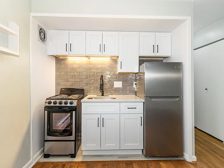 3534 Zumstein Ave #9 — Photo 3
