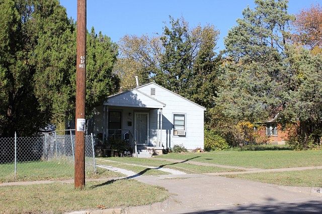 2nd image of 1235 E Woodin Blvd