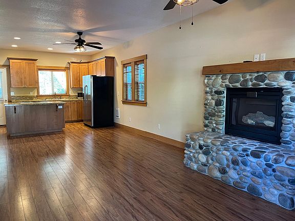3rd image of 1400 232nd Ln