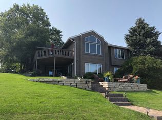 15516 Harbor Dr, Spirit Lake, IA 51360