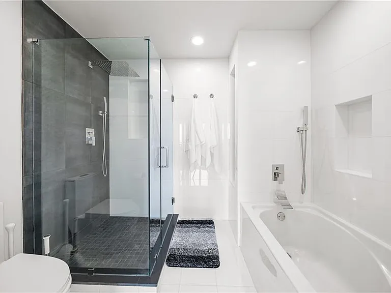 3338 Peachtree Rd NE #2207 — Photo 30