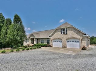 3425 Old Us Highway 421 E, Yadkinville, NC 27055