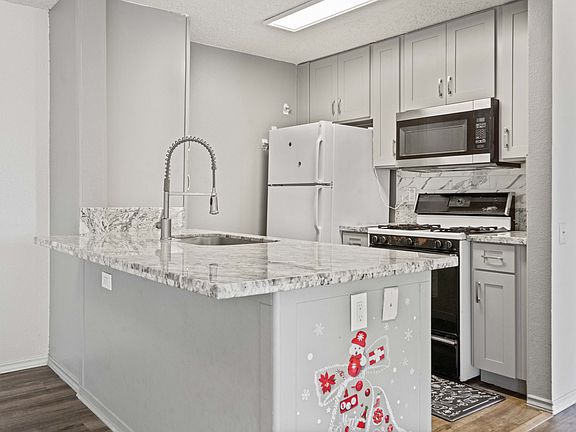 3rd image of 91-299 Hanapouli Cir APT 1C