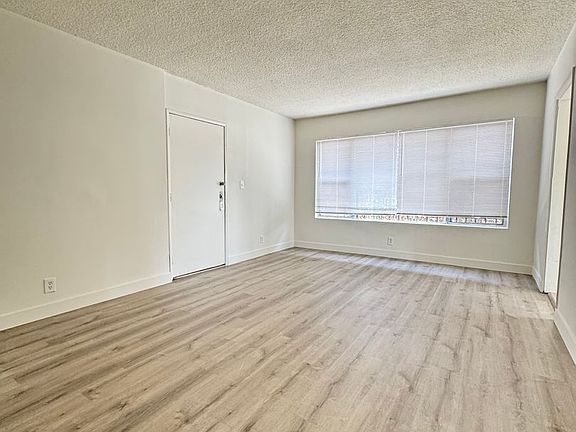 2nd image of 533 W 75th St #1