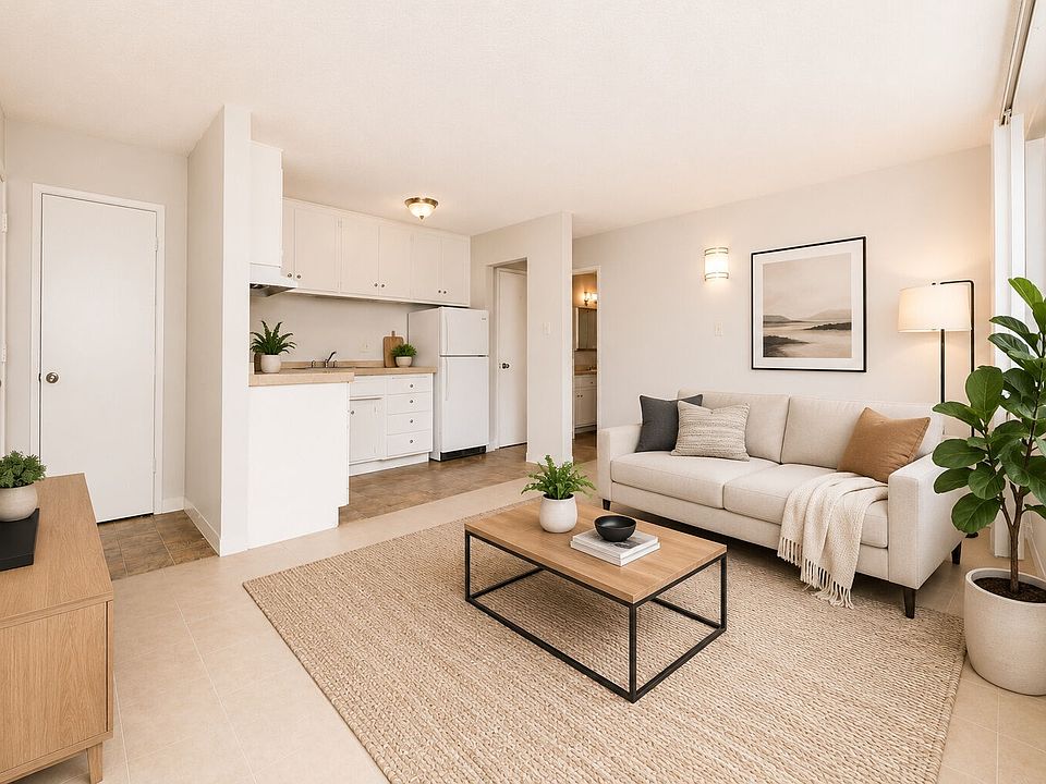 1st image of 3669 Myrtle Ave #11