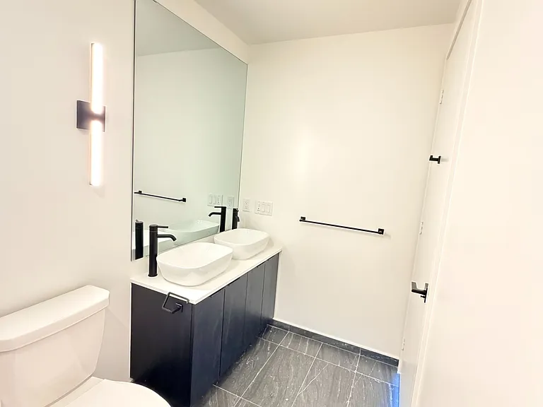 1185 Dupont St #2507 — Photo 31
