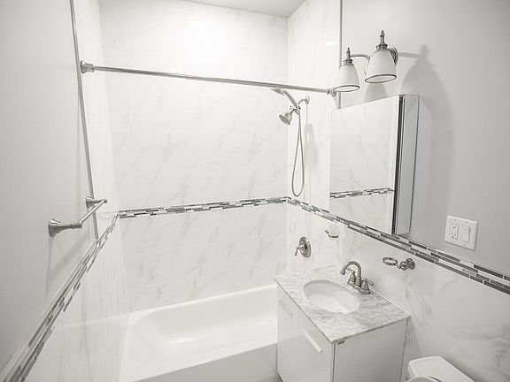 4th image of 31 E 126th St #3A