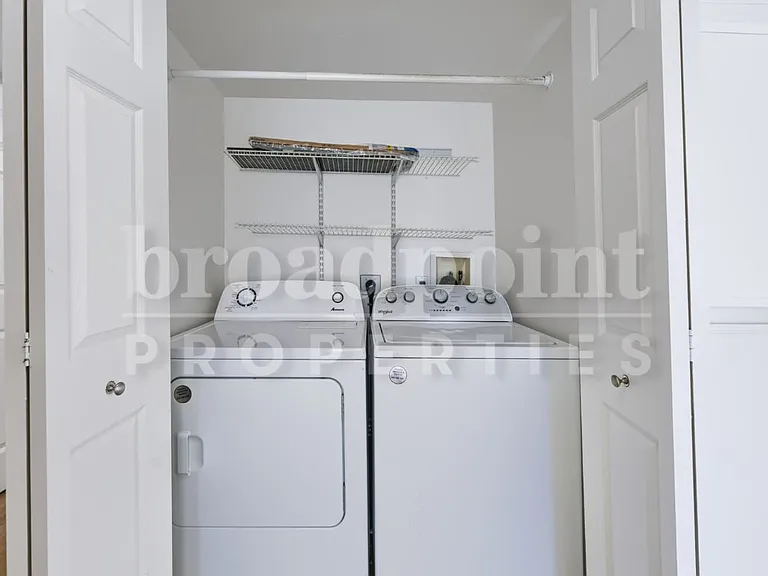 2536 White Oak Pl #2 — Photo 16