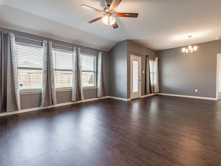 4013 Spur Trail Dr — Photo 29