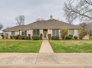 515 Cardinal Ridge Rd, Burleson, TX 76028